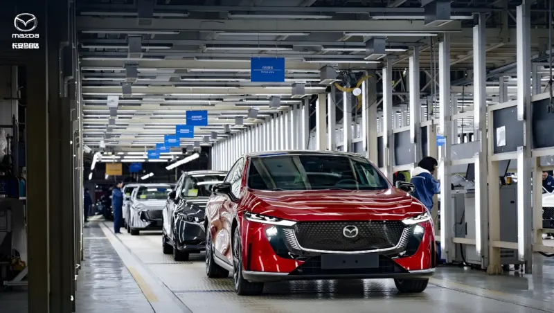 До Європи вирушила перша партія седанів Mazda 6e