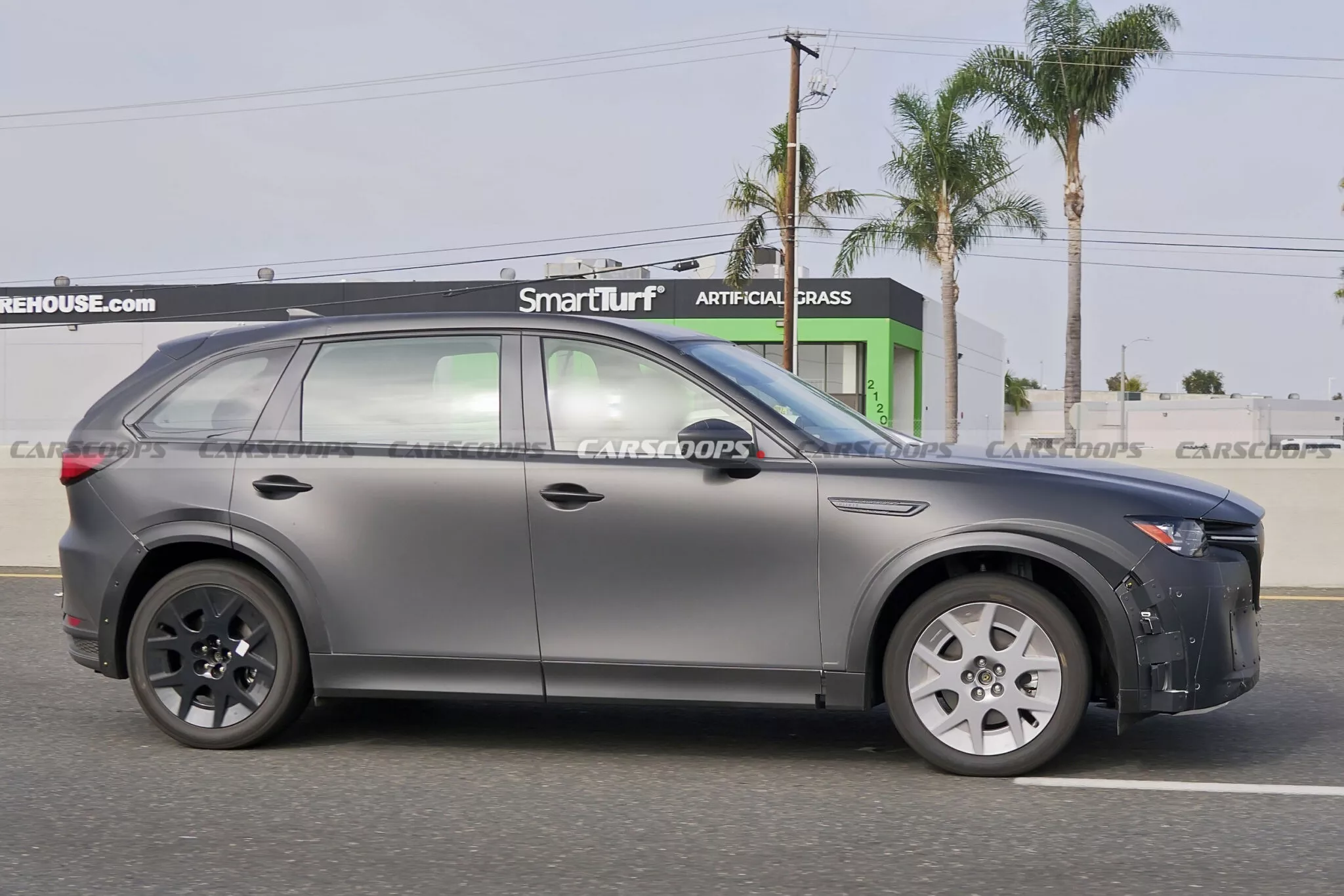 аксесуари купити кросовер Mazda  запчастини купити гуртом