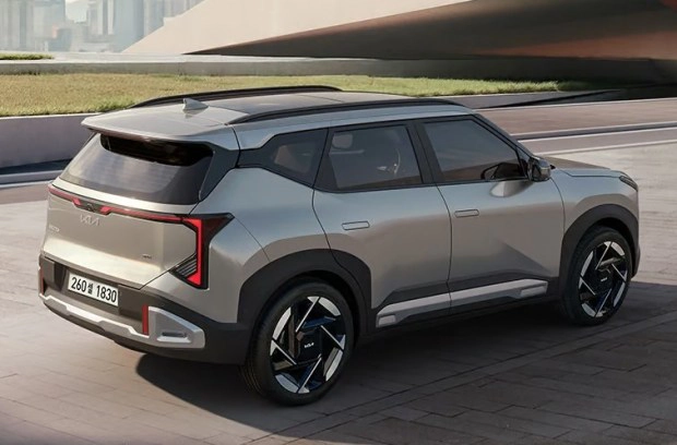 KIA компактний кросовер Seltos купити запчастини в Україні