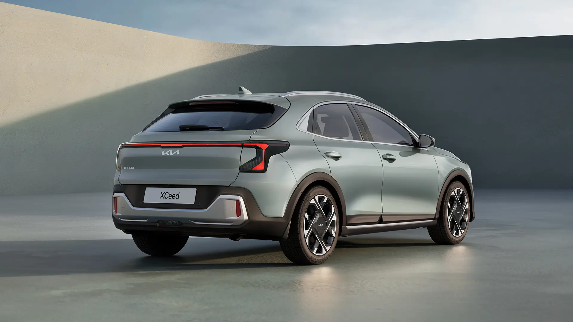крос-хет KIA XCeed купити запчастини